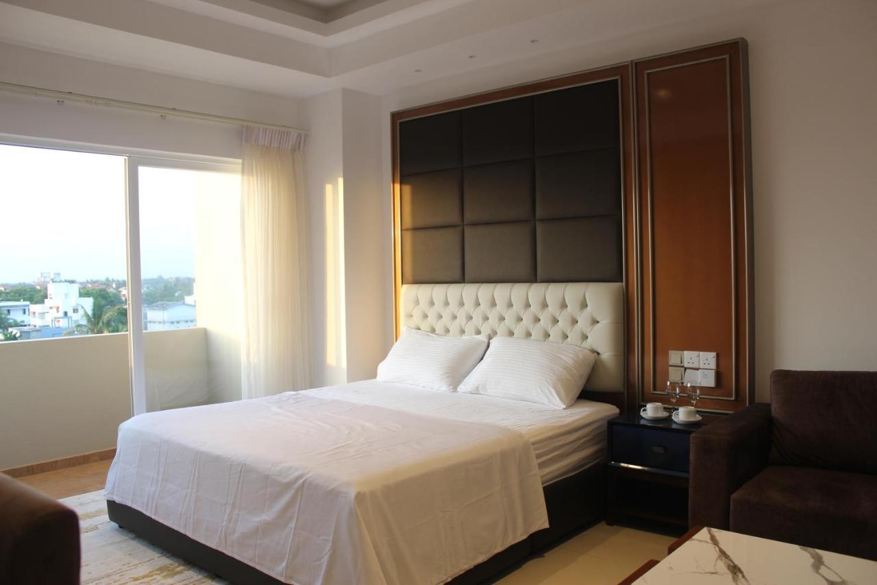 Ocean Breeze Sea View Luxury Apartments Negombo Exterior foto