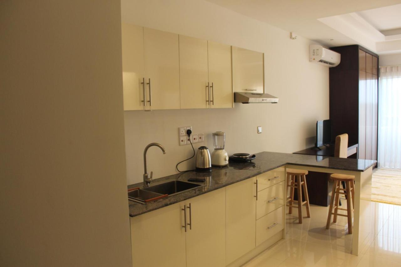 Ocean Breeze Sea View Luxury Apartments Negombo Exterior foto