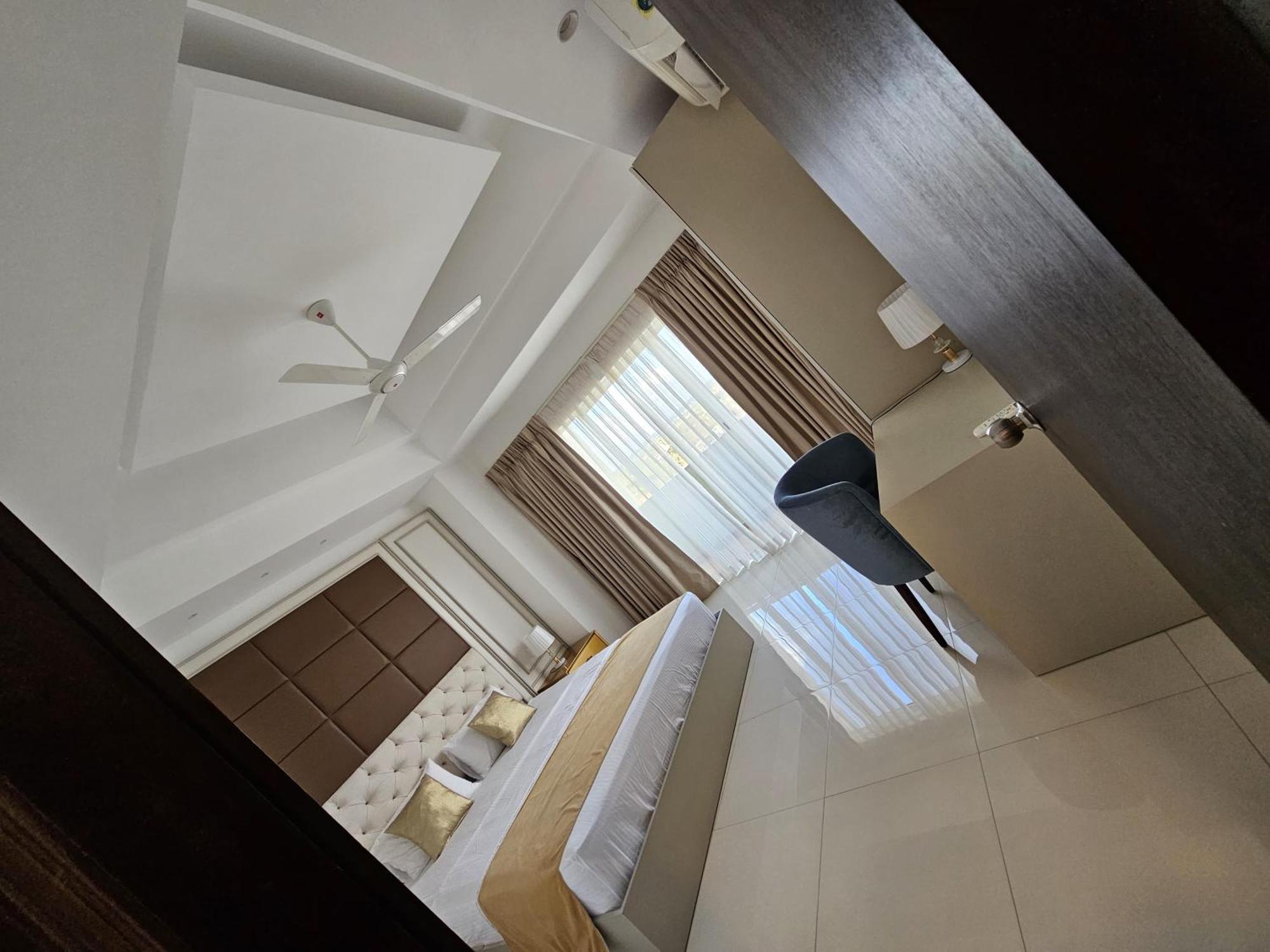 Ocean Breeze Sea View Luxury Apartments Negombo Exterior foto