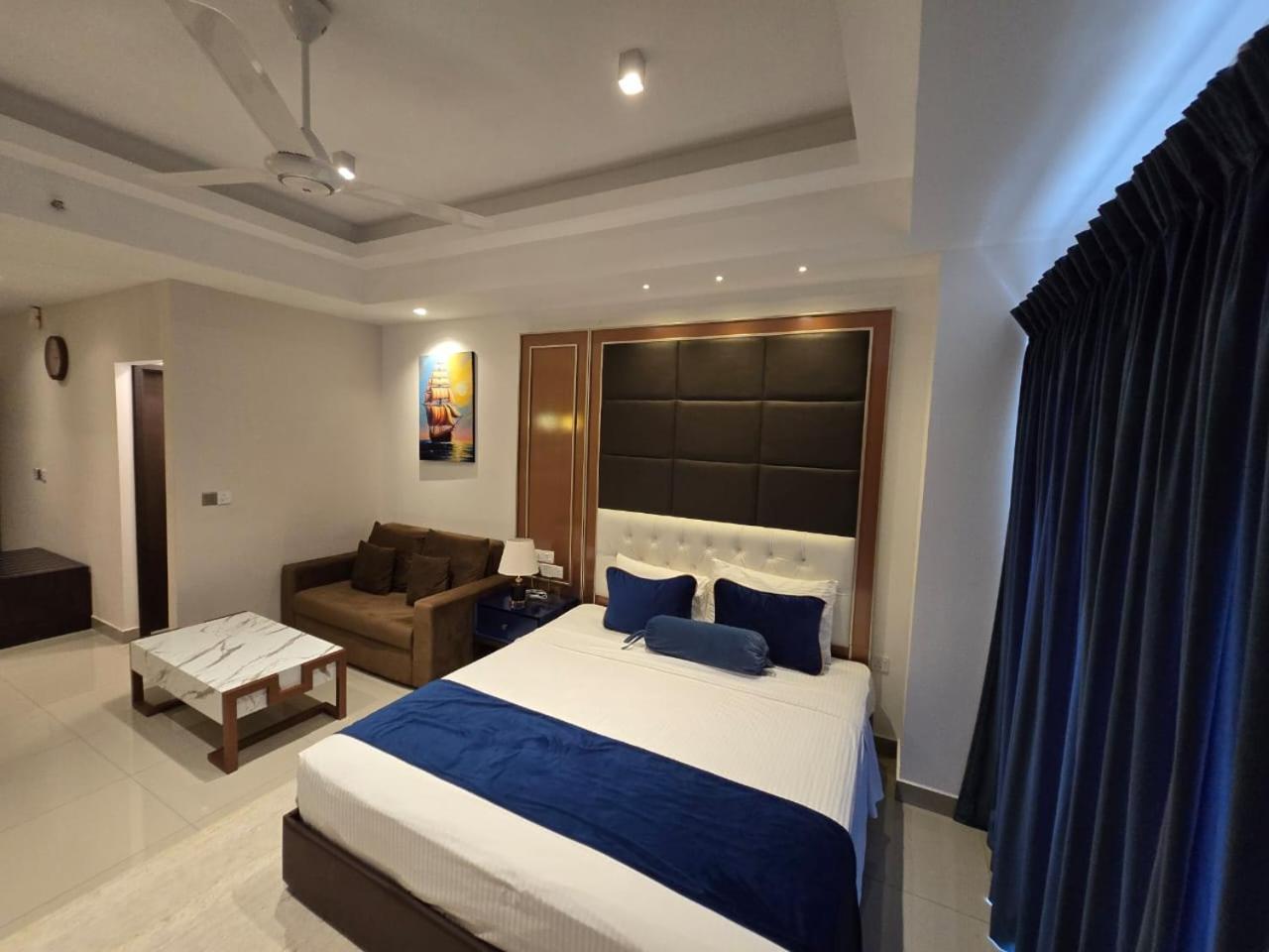 Ocean Breeze Sea View Luxury Apartments Negombo Exterior foto